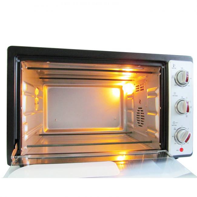 Lò nướng có đèn sáng giúp quan sát thực phẩm dễ dàng trong quá trình nướng tiện dụng