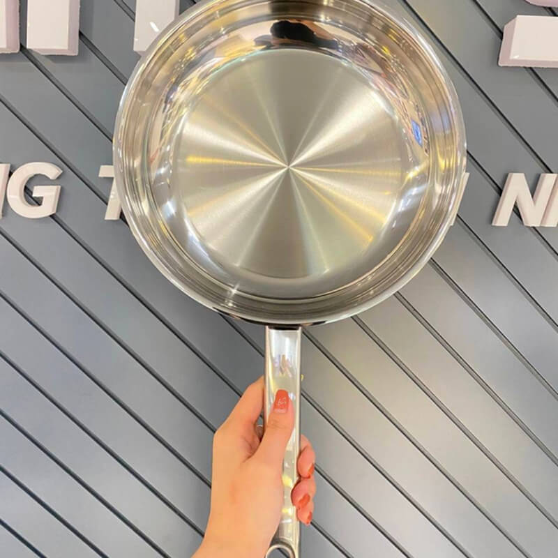 Chảo inox wmf profi 24cm 5 Tay cầm chắc chắn, an toàn