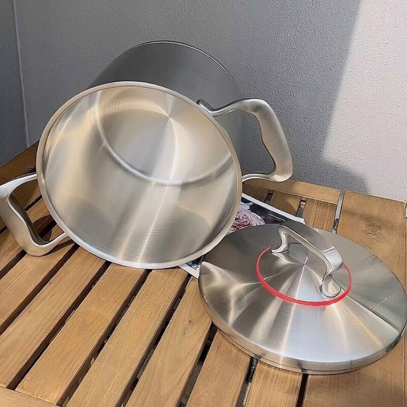Nồi luộc gà chockmen ckm210 28cm cao 25cm 7 An toàn khi sử dụng trên mọi loại bếp