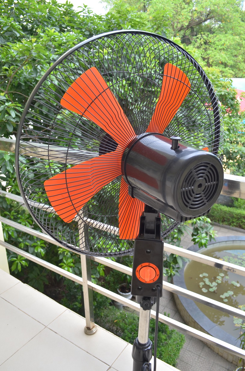 Quạt cây đứng điện cơ 91 qđ-cn450p5 60w 3 Công suất 60W vận hành êm ái