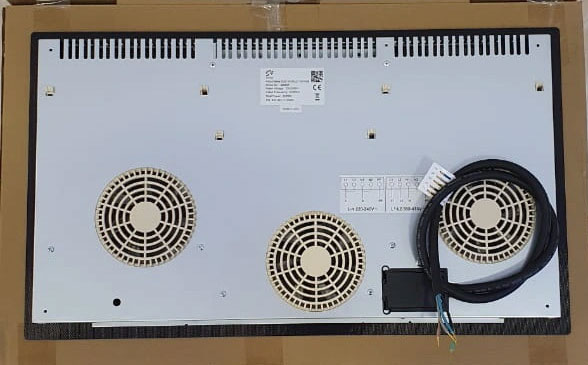 Mặt lưng của bếp từ ba Smaragd Mainz