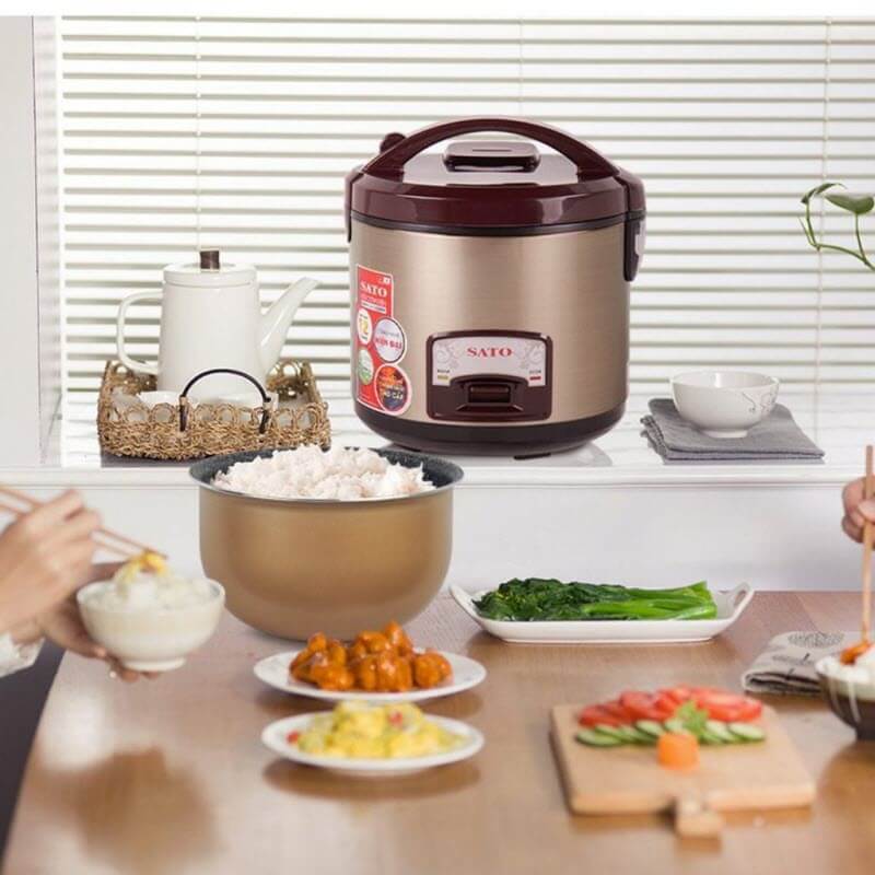 Nồi cơm điện lòng niêu Sato 18B035